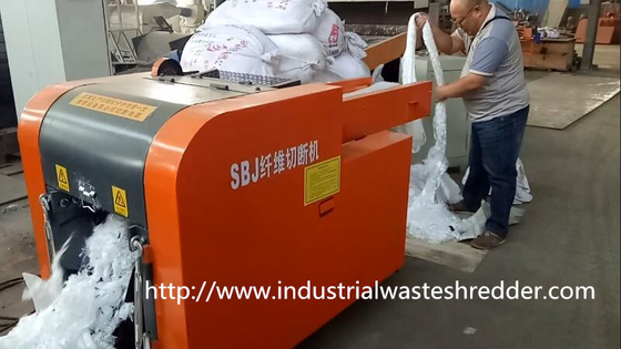 良い価格 ポリプロピレン繊維のスクラップのための産業プラスチック フィルムのシュレッダーの回転ナイフ オンライン